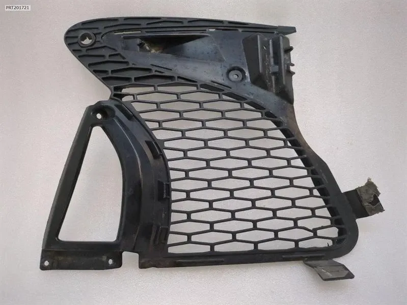 McLaren 650S Spider 14-17 Front Grille 11A7778CP RH Radiator Grille Brand/Model: McLaren 650S
Year: 2015
Engine: 37...
