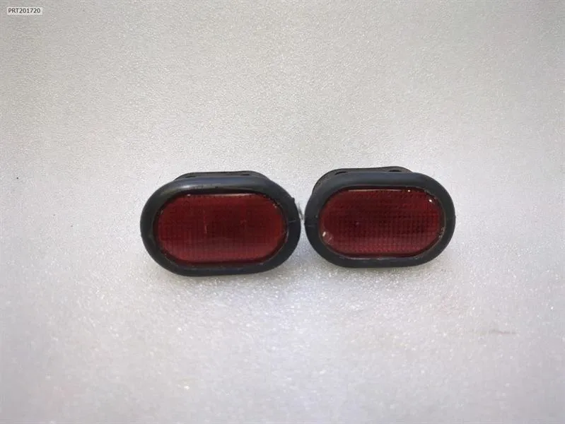 Bentley Azure / Continental Bentley Continental T 1996-2003 Rear Light UD23176 Tail Light SET OF 2 Body type: Coupe
Fuel: Petrol