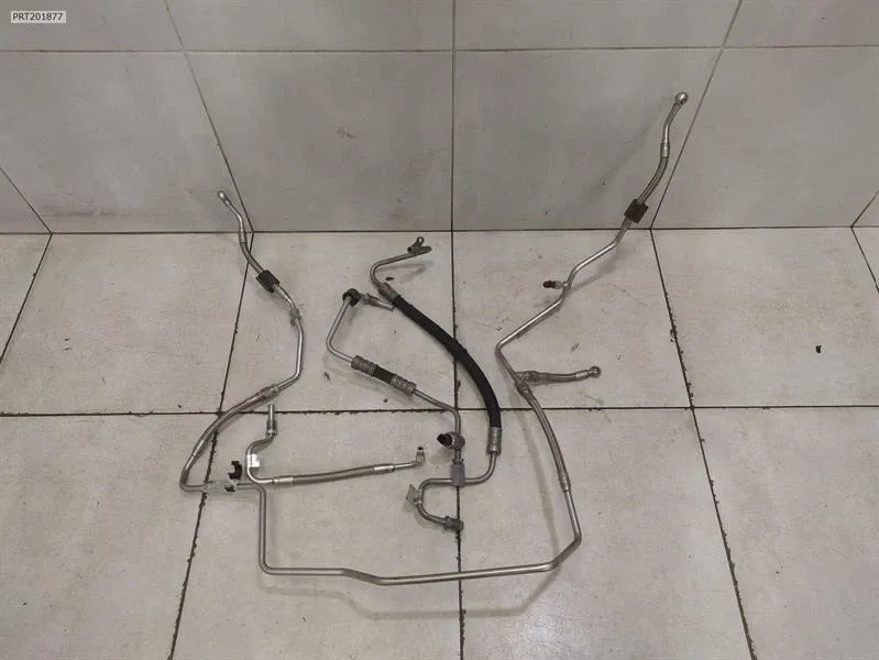 McLaren 650S Spider 14-17 Pipe 11b1111cp Hose FRONT FRONT Brand/Model: McLaren 650S
Year: 2015
Engine: 37...