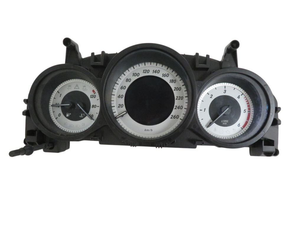 Mercedes-Benz A (W169) приборы A2049000306 A2049008507 A2049003107 A2049002408...