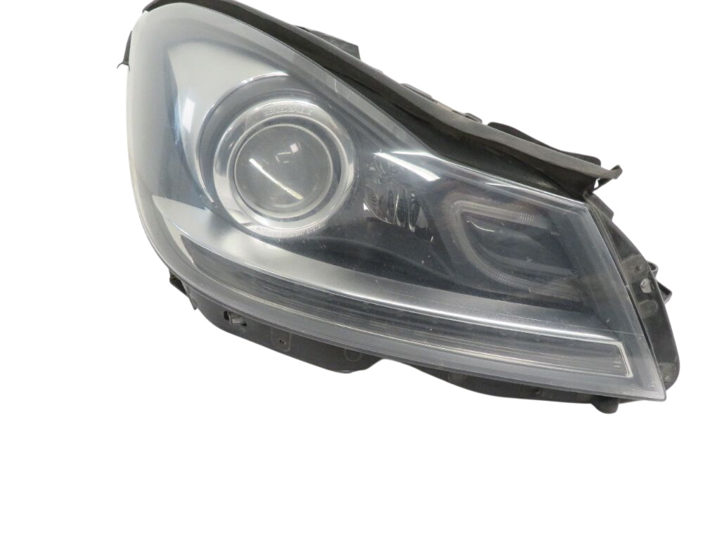 Mercedes-Benz A (W169) ajovalo (oikea) A2048203639 Headlight right MERCEDES-BENZ C-CLA...