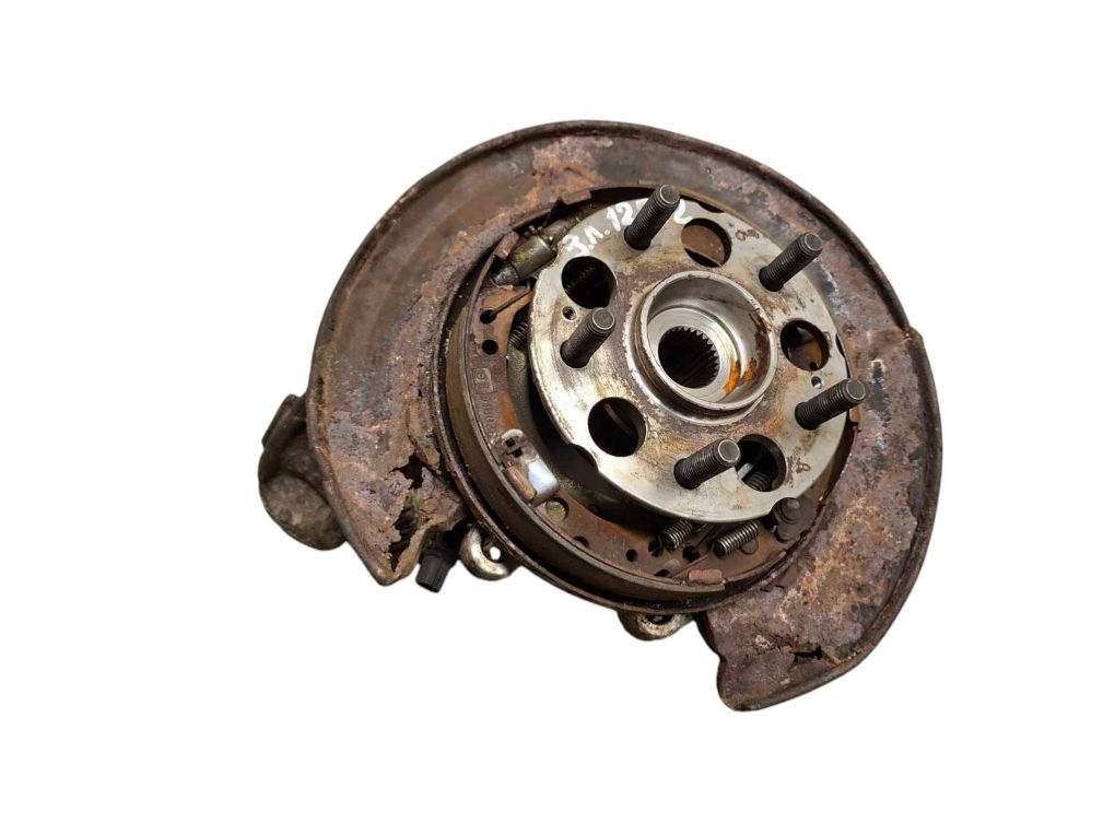 Honda CR-V Wheel bearing housing rear left 52215SWAA00 Wheel bearing housing rear left HON...