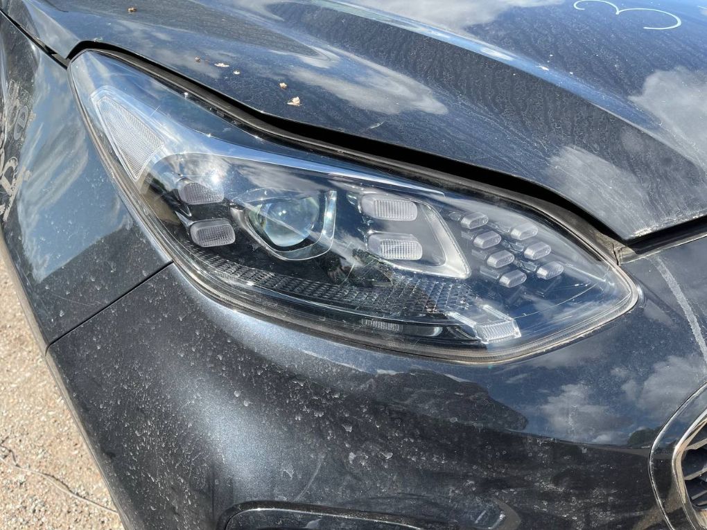 Kia Sportage priekinis žibintas (dešinė)