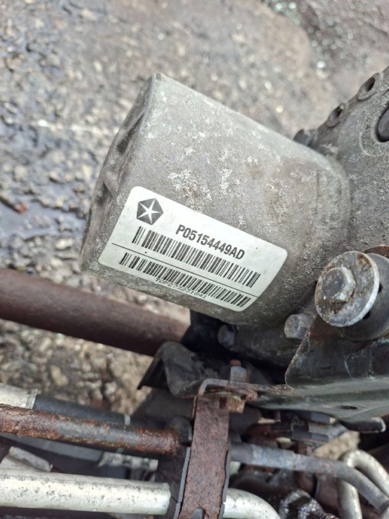 Jeep Grand Cherokee (WK) насос усилителя рулевого управления P05154449AD Power steering pump JEEP GRAND CHER...