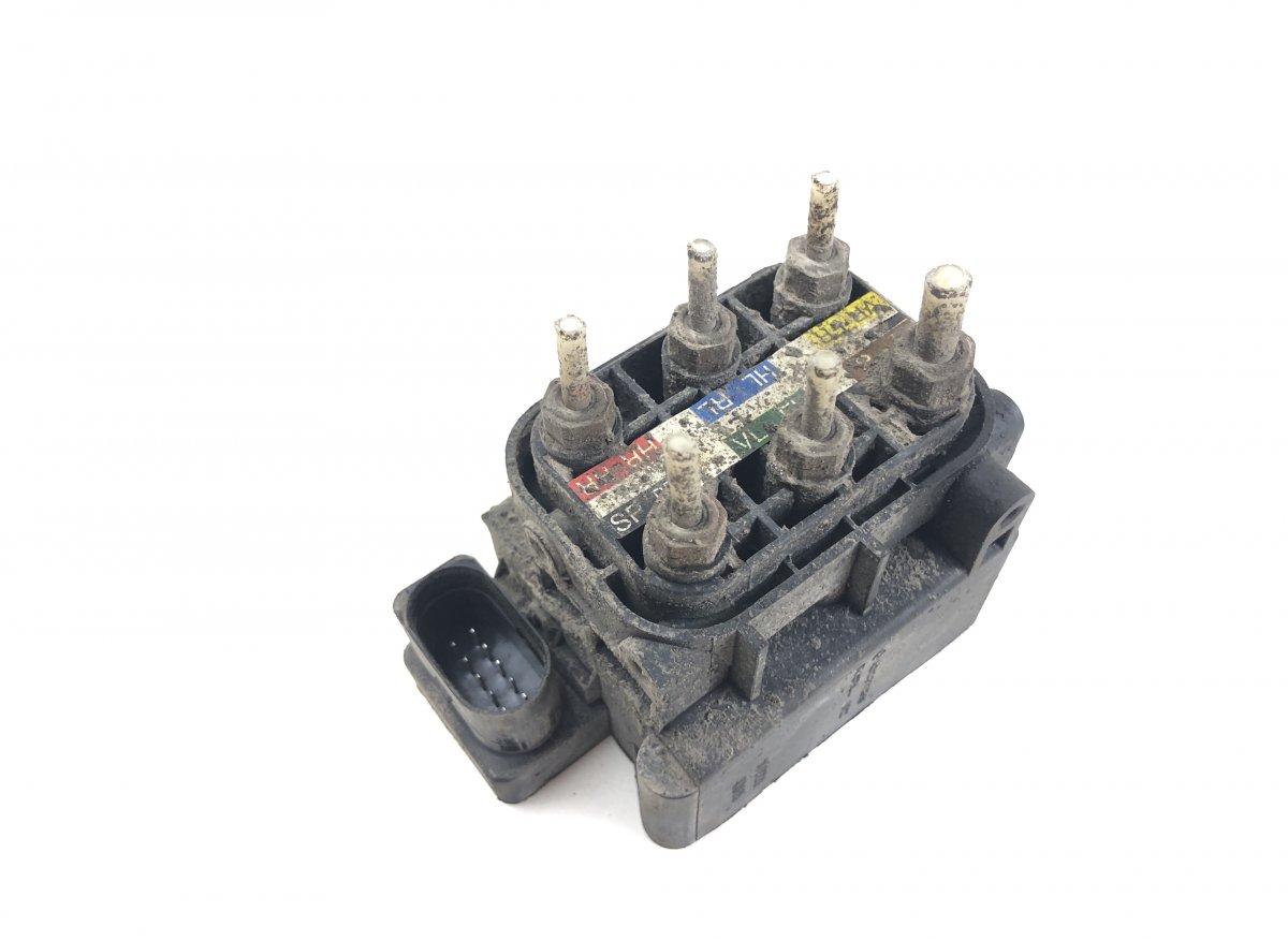Mercedes-Benz A (W169) Air suspension valve block A2123200358 Air suspension valve block MERCEDES...