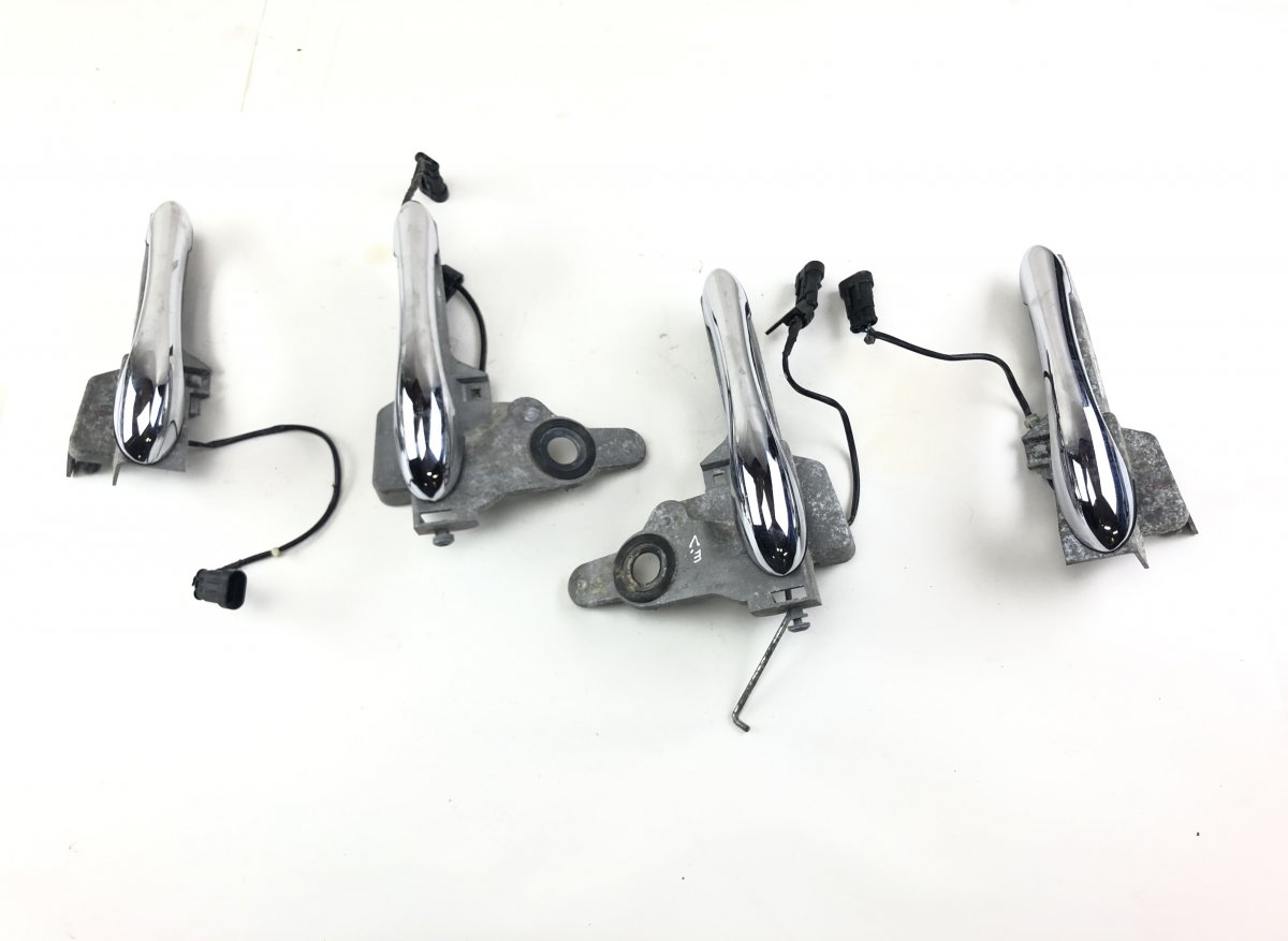 Maserati Quattroporte Door Handle Exterior Front Left 68808900 Door Handle Exterior Front Left MASERA...