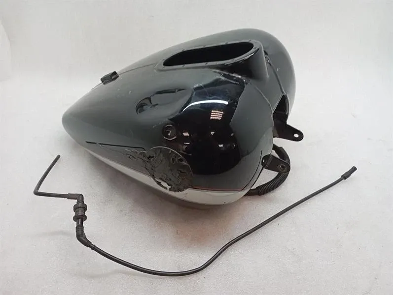 Harley-Davidson TOURING Fuel Tank FLHTCSE2 CVO (2005 Brand/Model: HARLEY-DAVIDSON TOURING
Year: 2005...