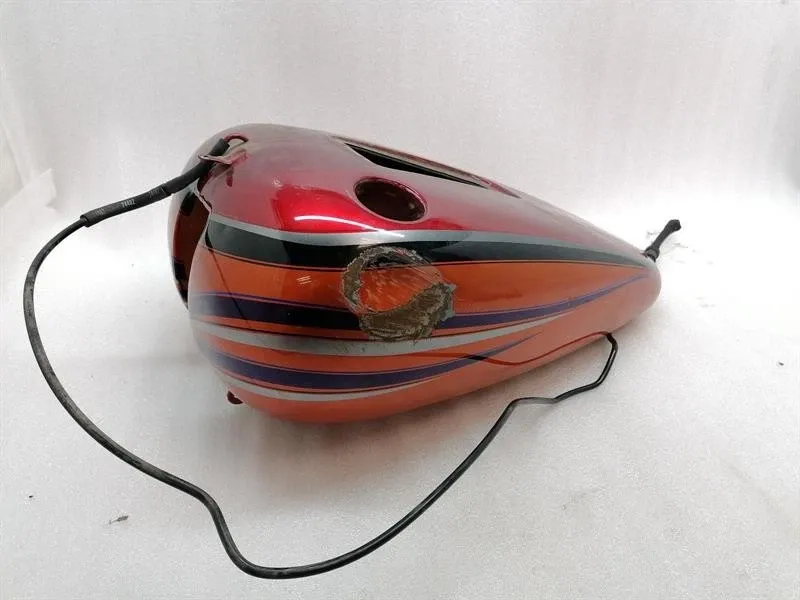Harley-Davidson SOFTAIL Fuel Tank DEUCE (2002 Brand/Model: HARLEY-DAVIDSON SOFTAIL
Year: 2002...
