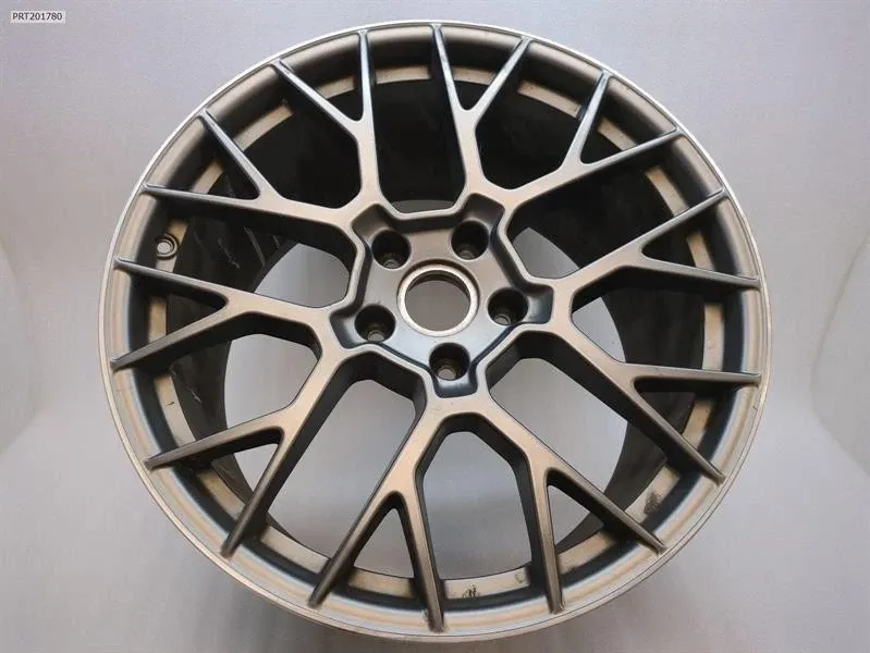 Porsche 911 (992) Porsche 911 Alloy Wheel 992 Body type: Coupe
Fuel: Hybrid