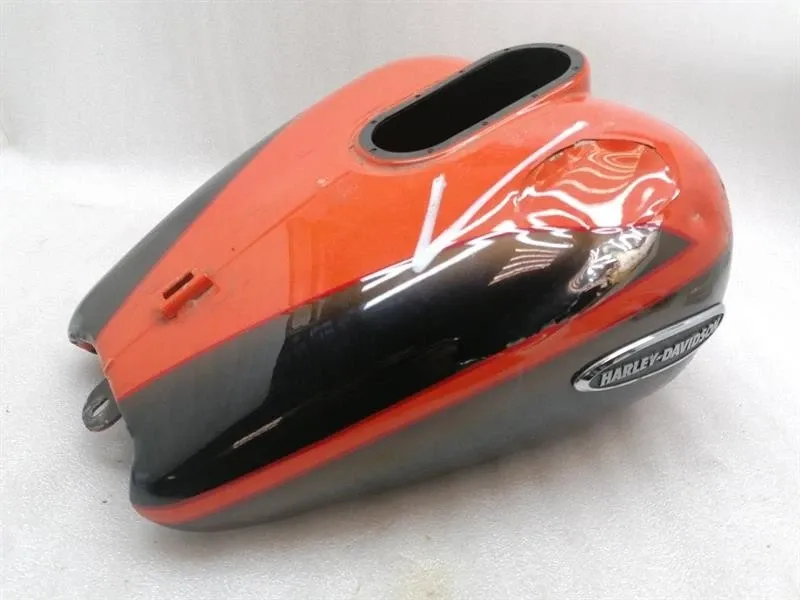 Harley-Davidson TOURING Fuel Tank FLHTCUSE (2007 Brand/Model: HARLEY-DAVIDSON TOURING
Year: 2007...