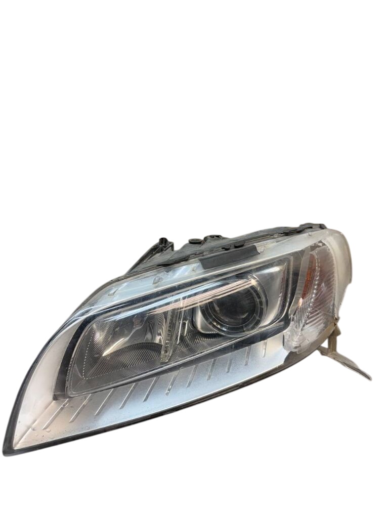 Volvo V70 ajovalo (vasen) 31420013 31420081 Headlight left VOLVO V70 III ...