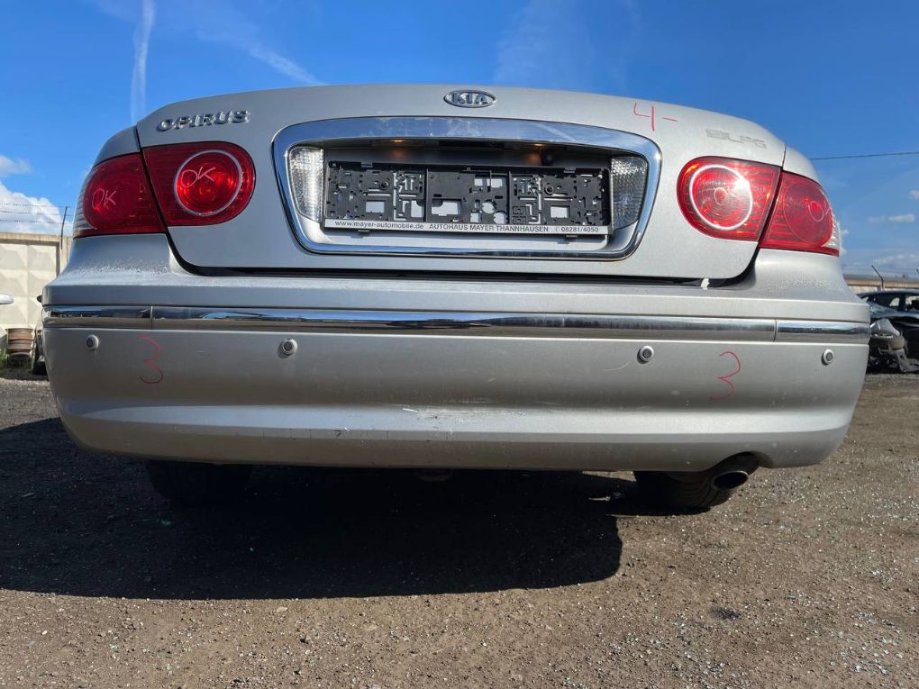 Kia Opirus rear bumper