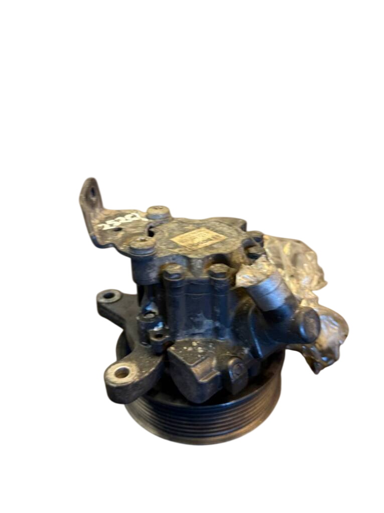 Mercedes-Benz A (W169) ohjaustehostimen pumppu A0044668301 A004466830180 Power steering pump M...