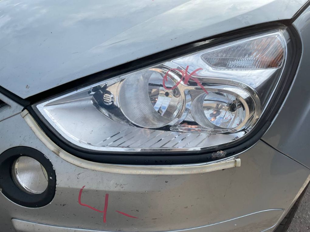 Ford S-Max priekinis žibintas (kairėje)