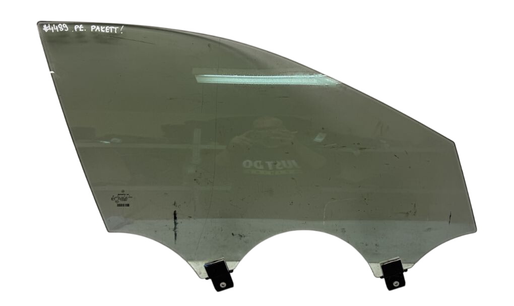 Mercedes-Benz A (W176) Door window glass front right A2227200418 Door window glass front right MERCE...