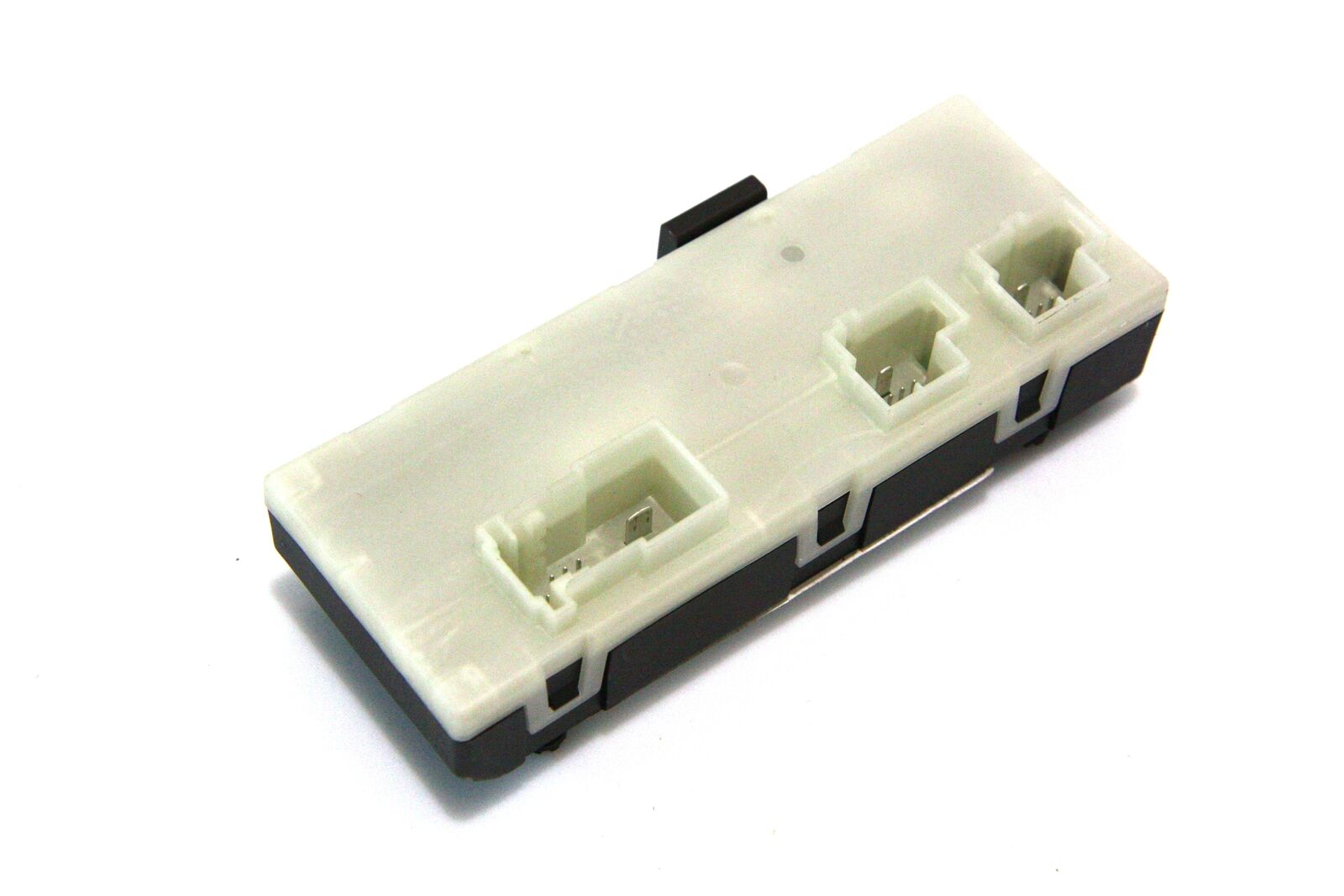 BMW 3 (G20 / G21) Tailgate/trunk control unit/module BMW 3 SERIES Tailgate/trunk control unit/module...