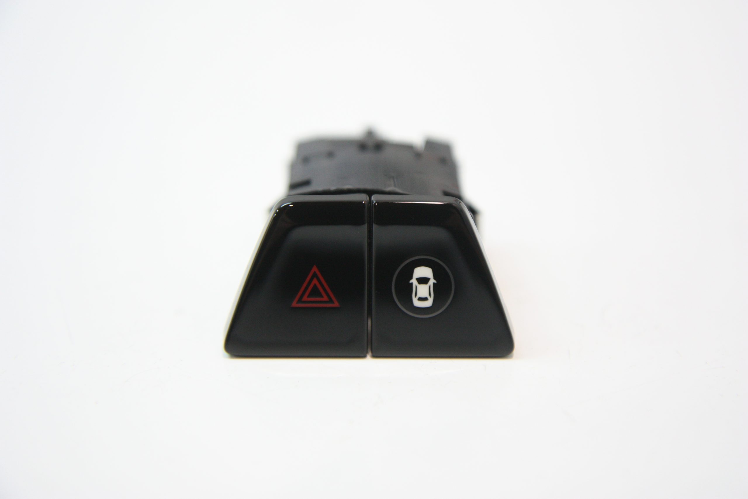 BMW 5 (G30 / G31) Hazard light Switch BMW M5 Hazard Light Switch

Generation: 5 (G30,...