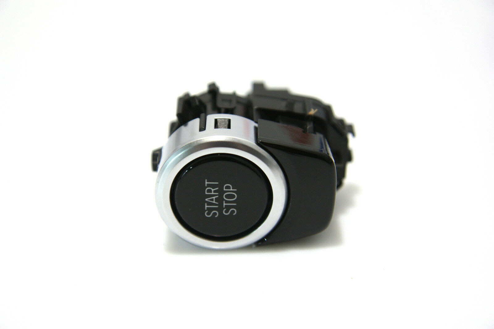 BMW 5 (G30 / G31) Engine start stop button switch BMW 5 SERIES Engine start stop button switch OE...