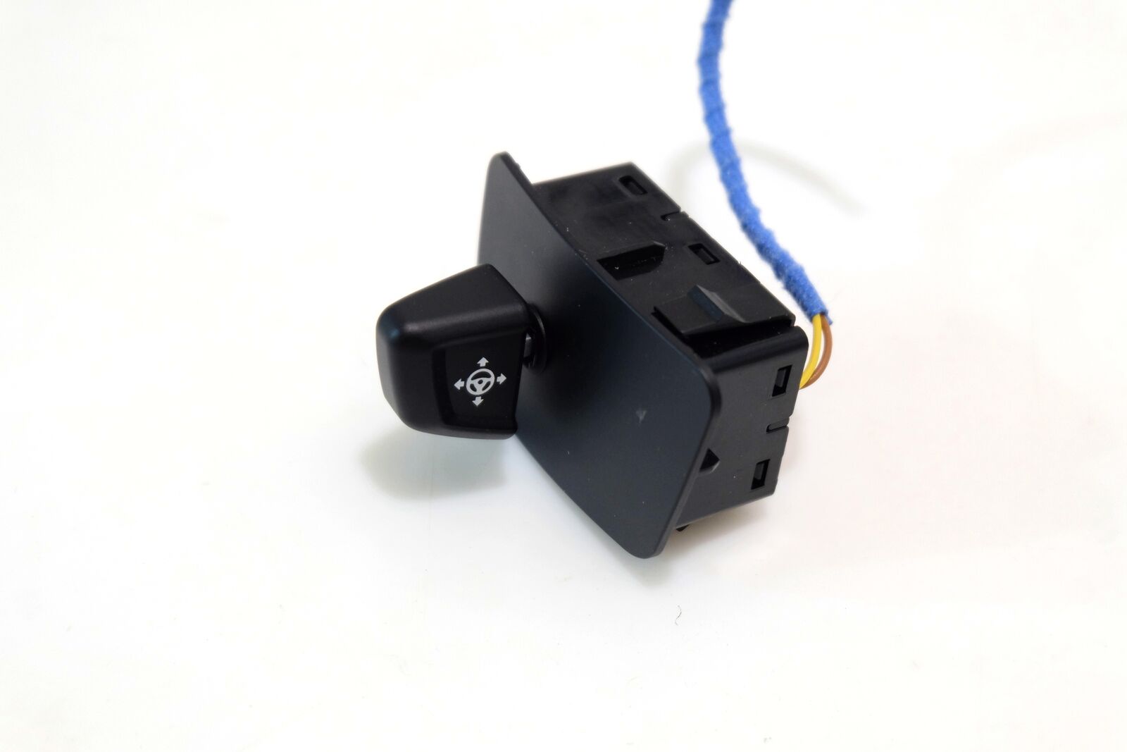 BMW 7 (G11 / G12) Steering wheel adjustment switch BMW 7 SERIES Steering wheel adjustment switch O...