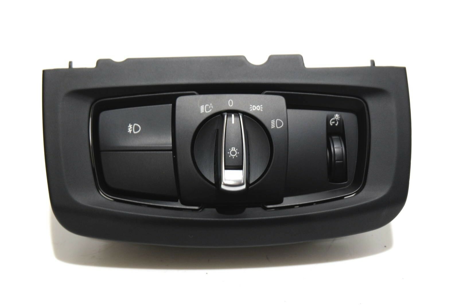 BMW X5 (F15) Свет переключатель BMW X5 Light switch OEM 61316824887

Part codes...