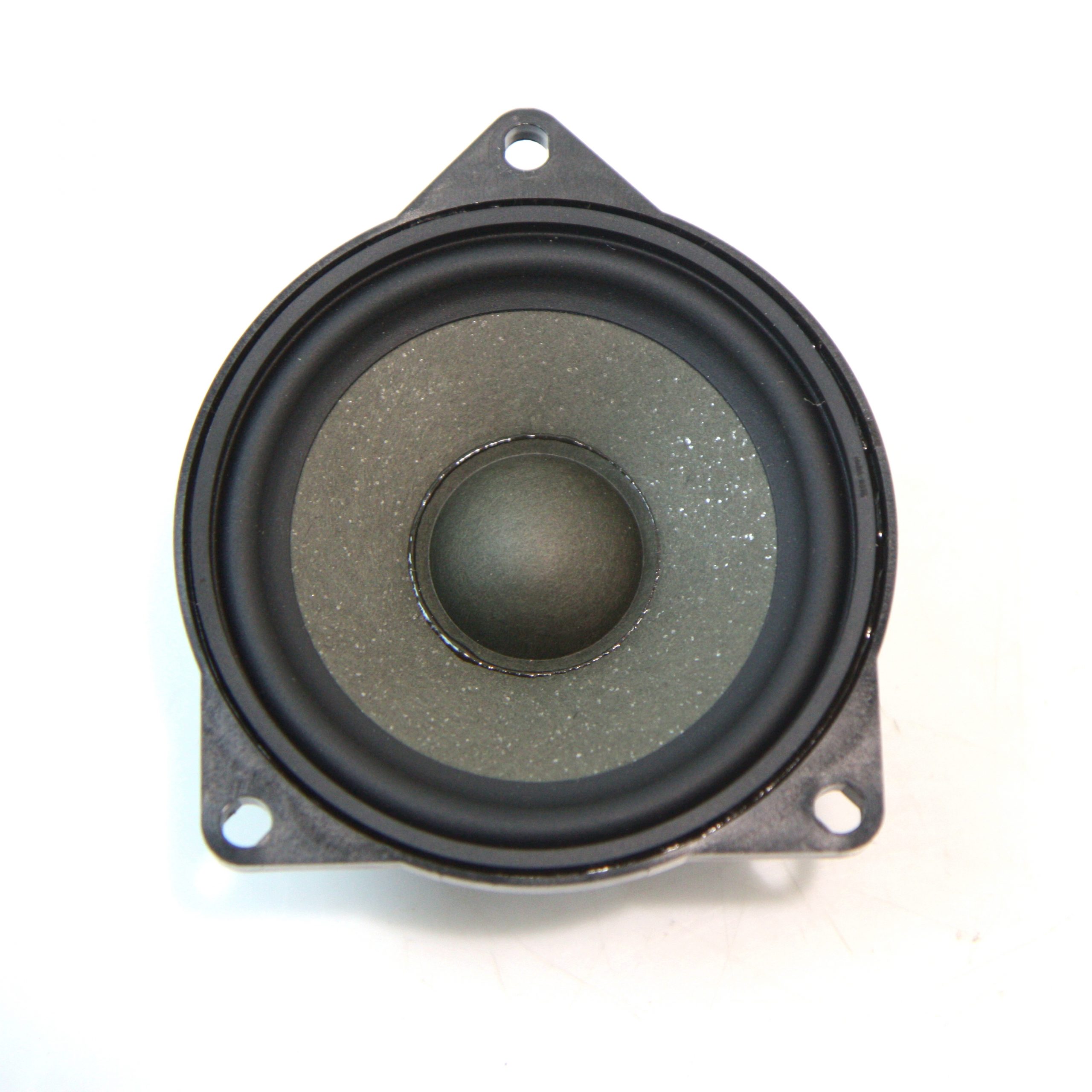 BMW 3 (G20 / G21) Dash center speaker trim cover BMW 3 SERIES Dash center speaker trim cover OEM...