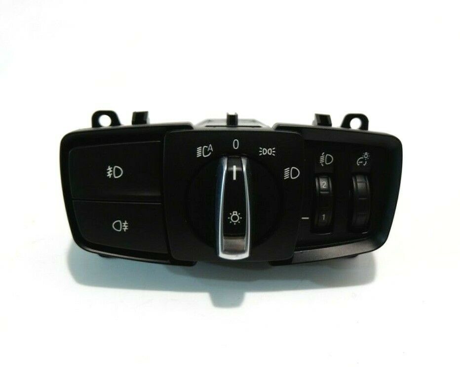 BMW X5 (F15) Свет переключатель BMW X5 Light switch OEM 61316824890

Part codes...