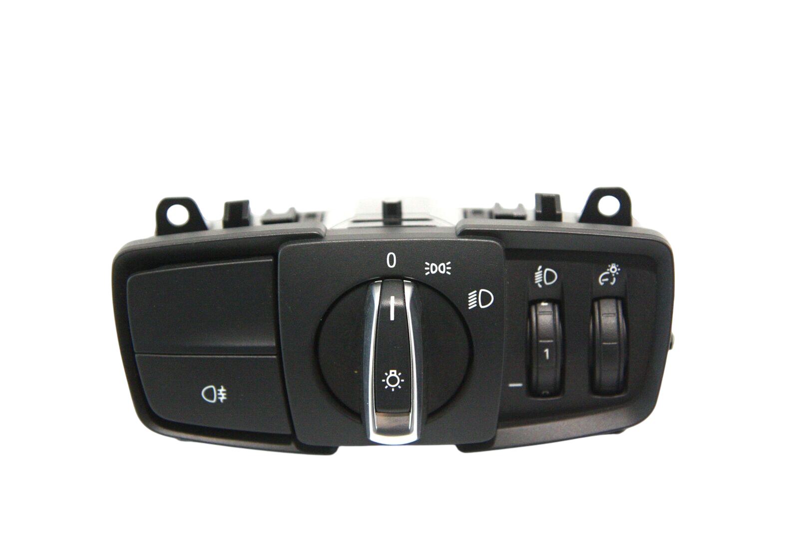 BMW 3 (F30 / F31) Valokatkaisin BMW 3 SERIES Light switch OEM 61316847509

Part...