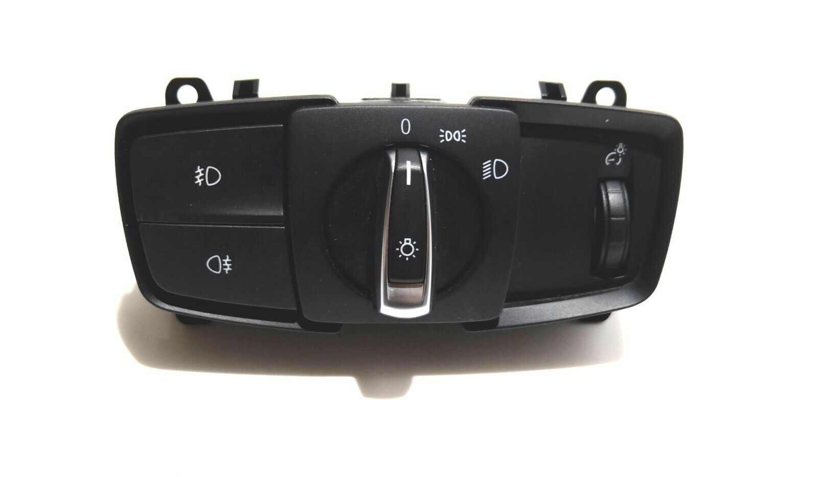 BMW 3 (F30 / F31) Valokatkaisin BMW 3 SERIES Light switch OEM 61316847511

Part...