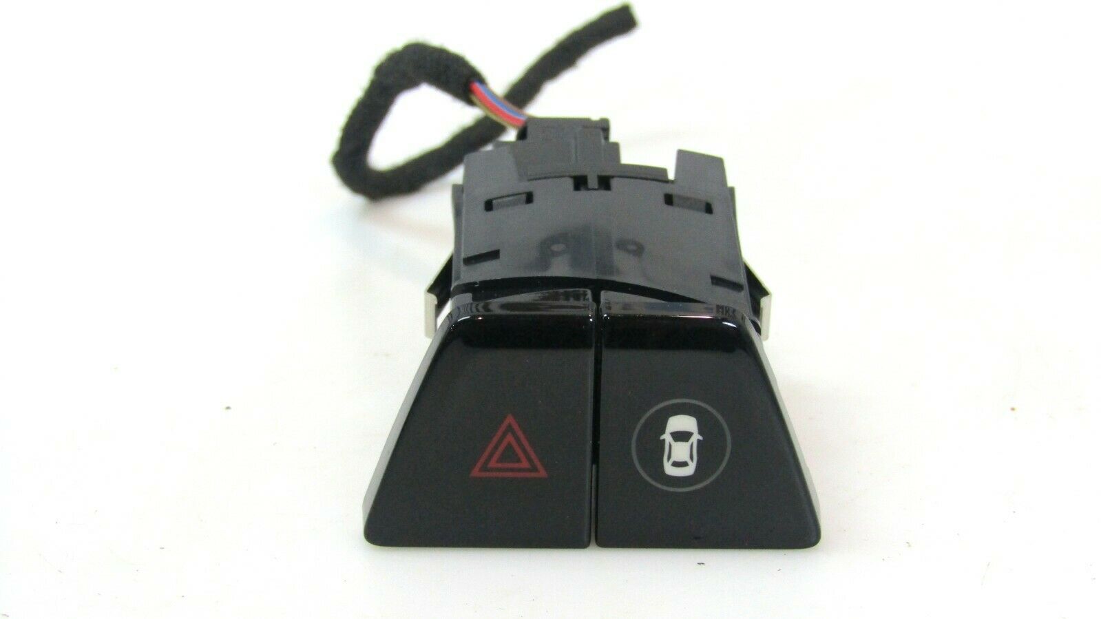 BMW 5 (G30 / G31) Hazard light Switch BMW M5 Hazard Light Switch OEM 61319383535

Par...