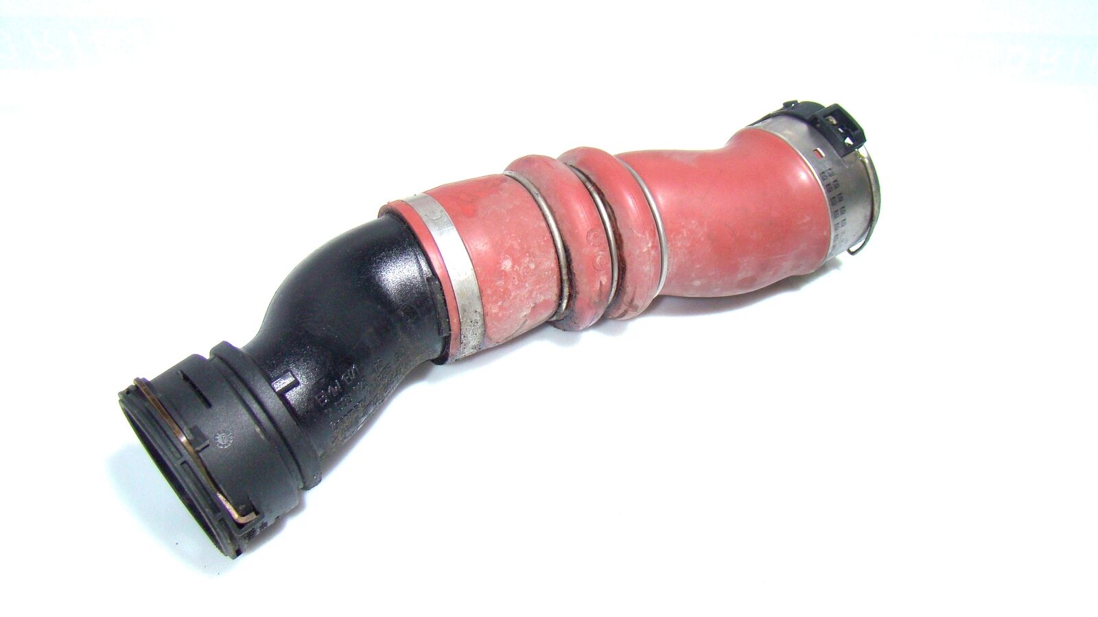 BMW 5 (F10 / F11) Intercooler hose/pipe BMW 5 SERIES Intercooler hose/pipe OEM 13717583...