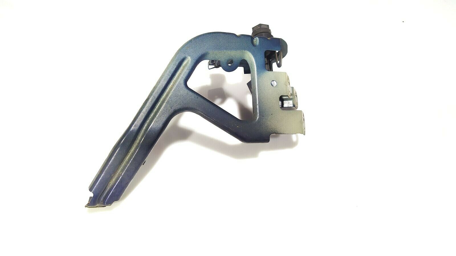 BMW 5 (F10 / F11) Fender mounting bracket BMW 5 SERIES Fender mounting bracket OEM 413572...