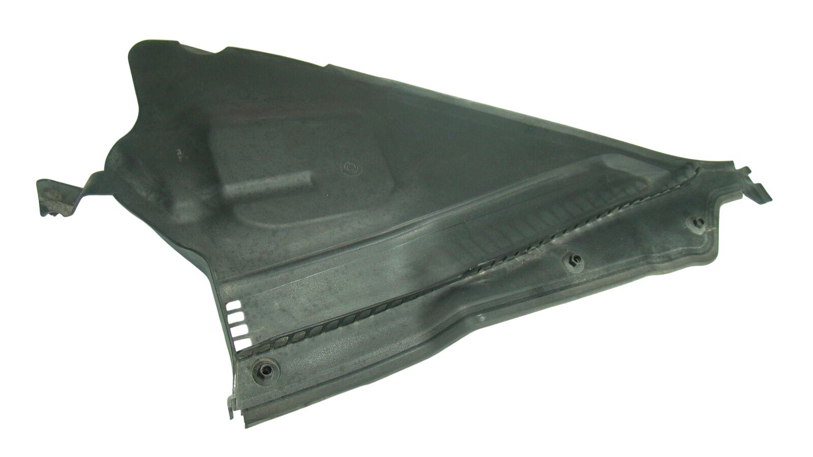 BMW 1 (F20 / F21) Wiper trim BMW 1 SERIES Wiper trim OEM 51487265119

Part c...