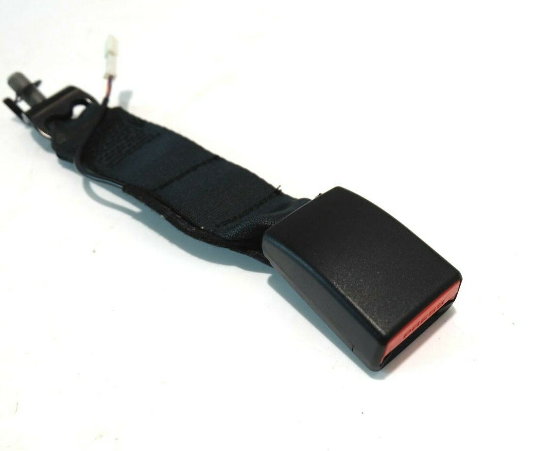 BMW 7 (G11 / G12) Middle seatbelt buckle (rear) BMW 7 SERIES Middle seatbelt buckle (rear) OEM ...