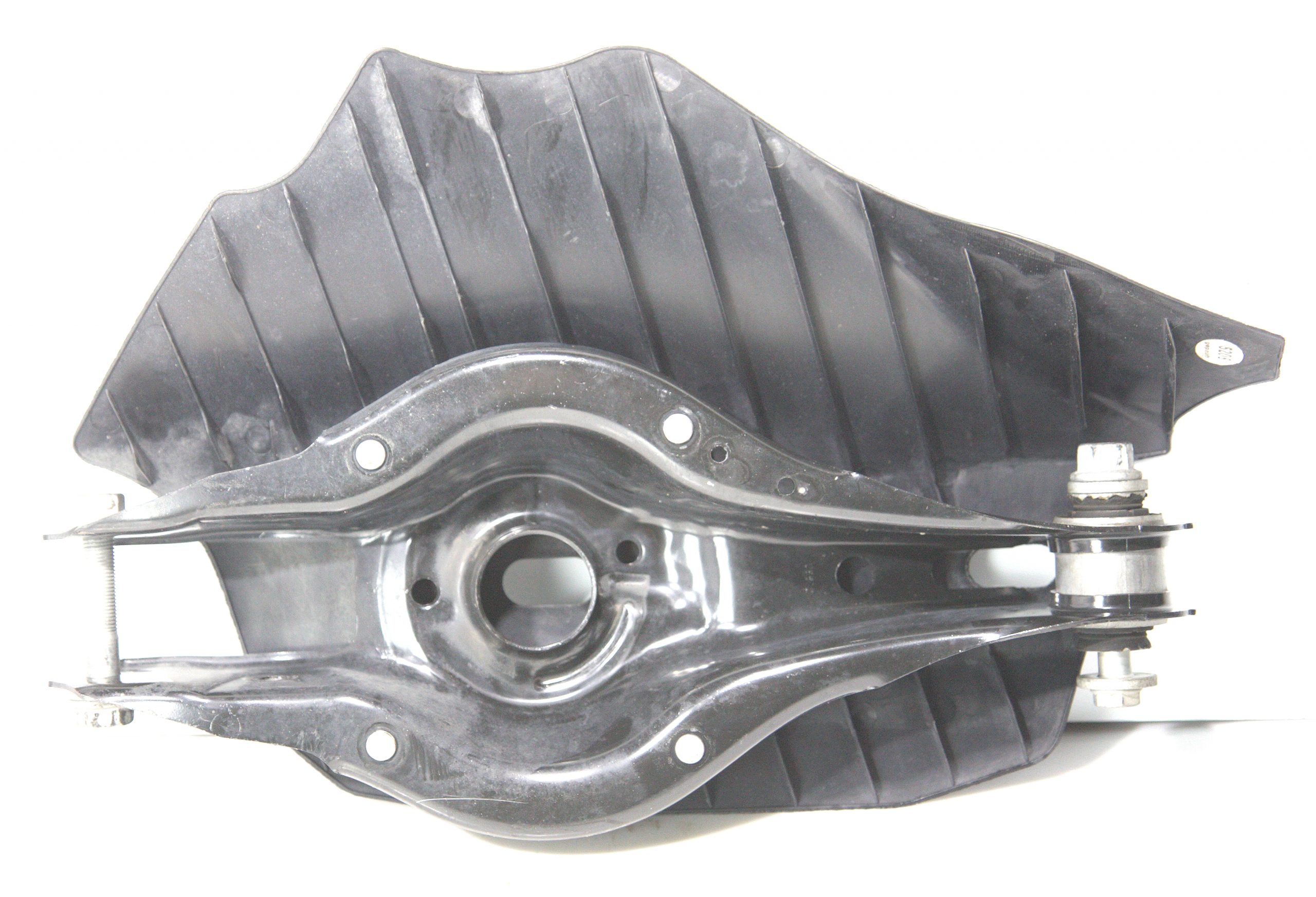 BMW 3 (F30 / F31) Rear upper control arm/wishbone BMW 3 SERIES Rear upper control arm/wishbone OE...