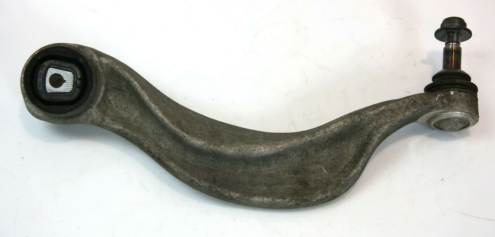 BMW 7 (G11 / G12) Front control arm BMW 7 SERIES Front control arm OEM 31126777729
...