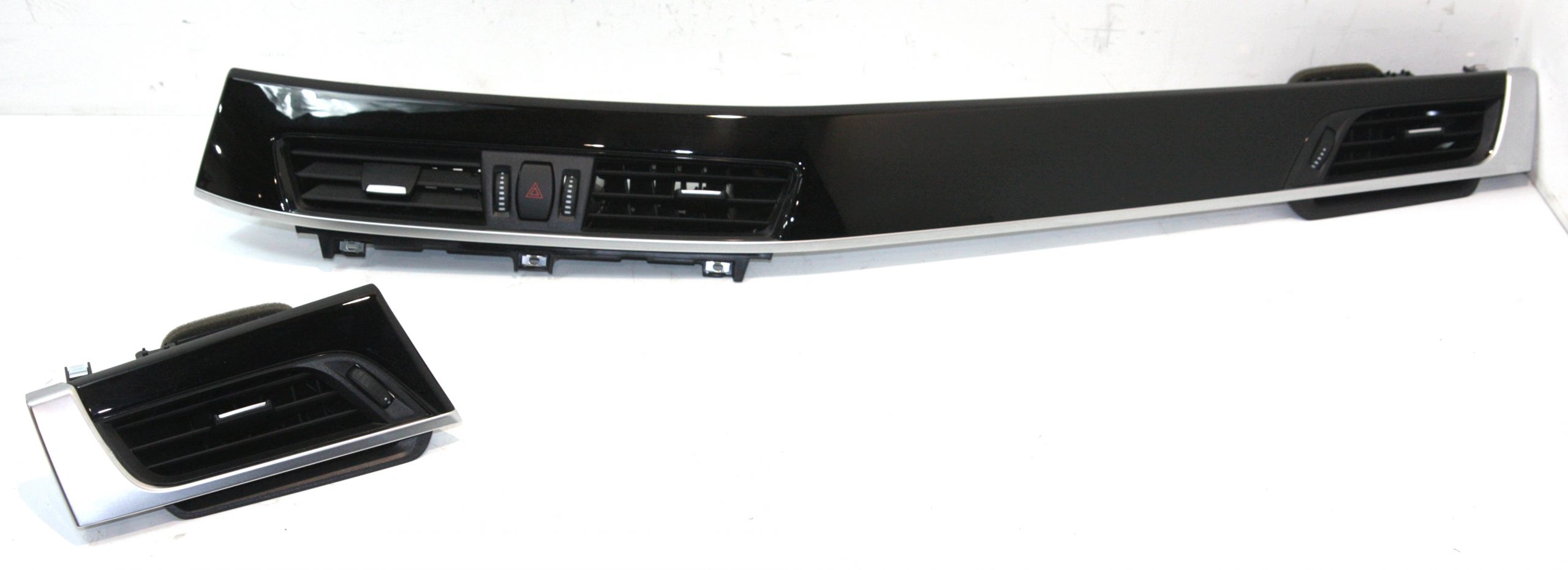 BMW X2 (F39) Center console decorative trim BMW X2 F39 Center console decorative trim OEM 5...