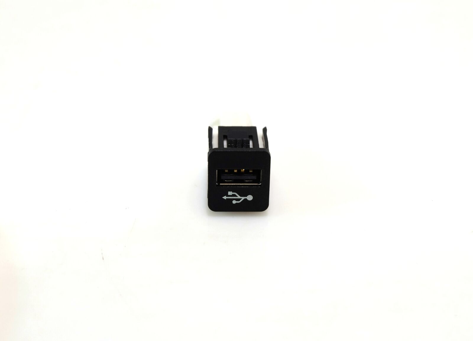 BMW 1 (F20 / F21) USB socket connector BMW 1 SERIES USB socket connector OEM 841092292...