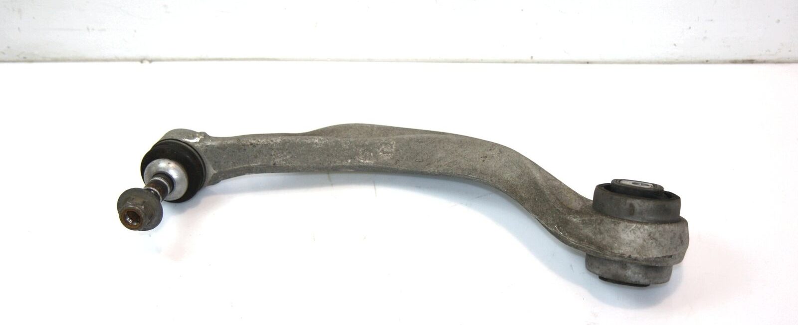 BMW 6 (F06 / F12 / F13) Front control arm BMW 6 SERIES Front control arm OEM 31124083309
...