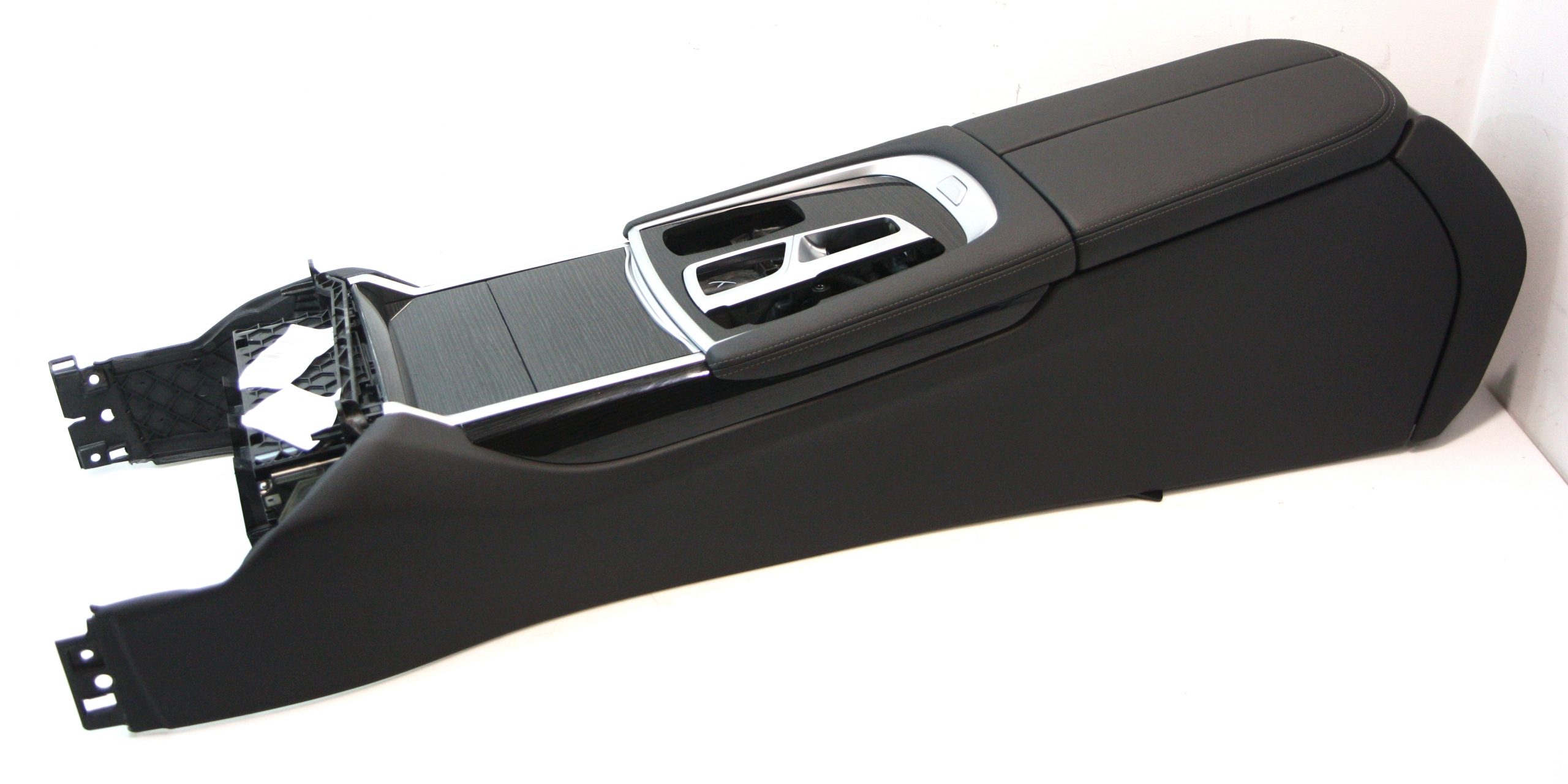 BMW 7 (G11 / G12) center console BMW 7 SERIES center Console OEM 51166993211

Pa...