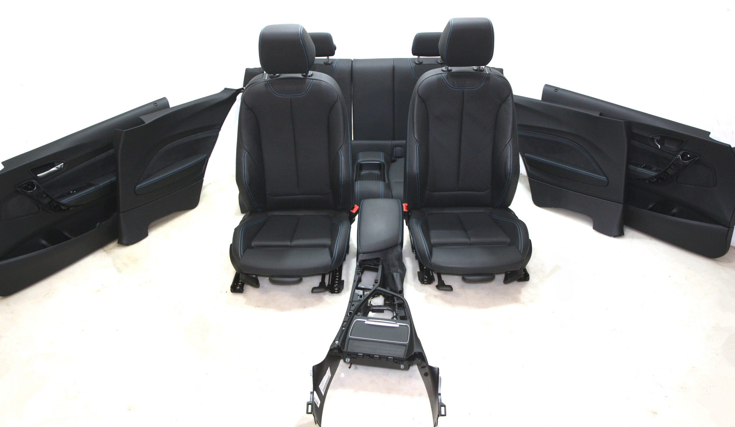 BMW 2 (F74) Seat Set BMW M2 Seat Set OEM 7D59789

Part codes: 7D5978...