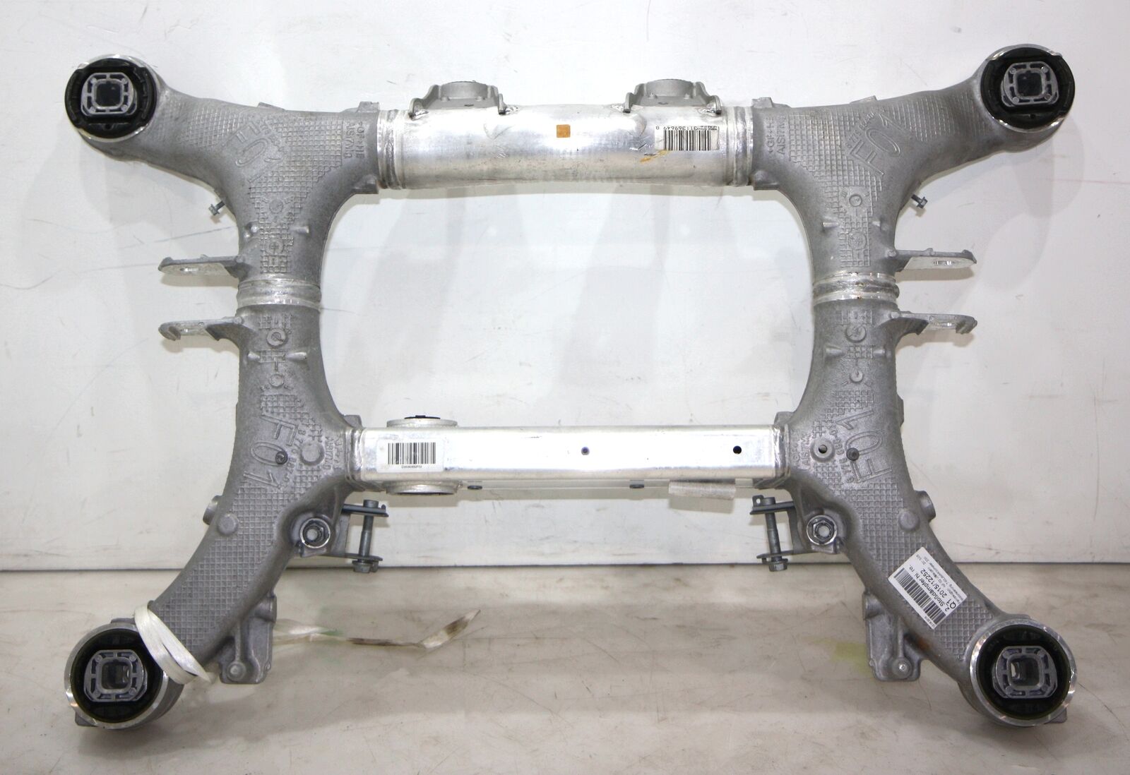 BMW 7 (G11 / G12) Rear axle beam BMW 7 SERIES Rear axle Beam OEM 33316855455

Pa...