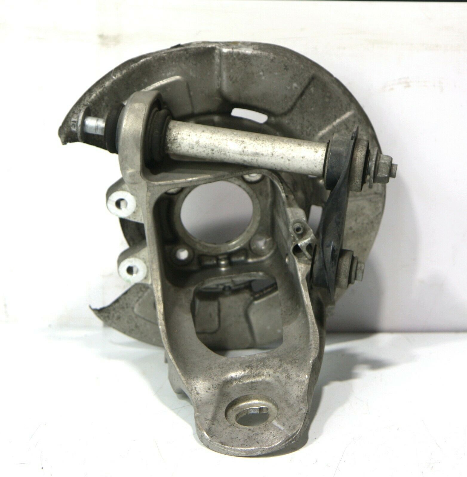 BMW X6 (E71 / E72) Rear wheel hub BMW X6 Rear wheel hub OEM 0G64050

Part codes: ...