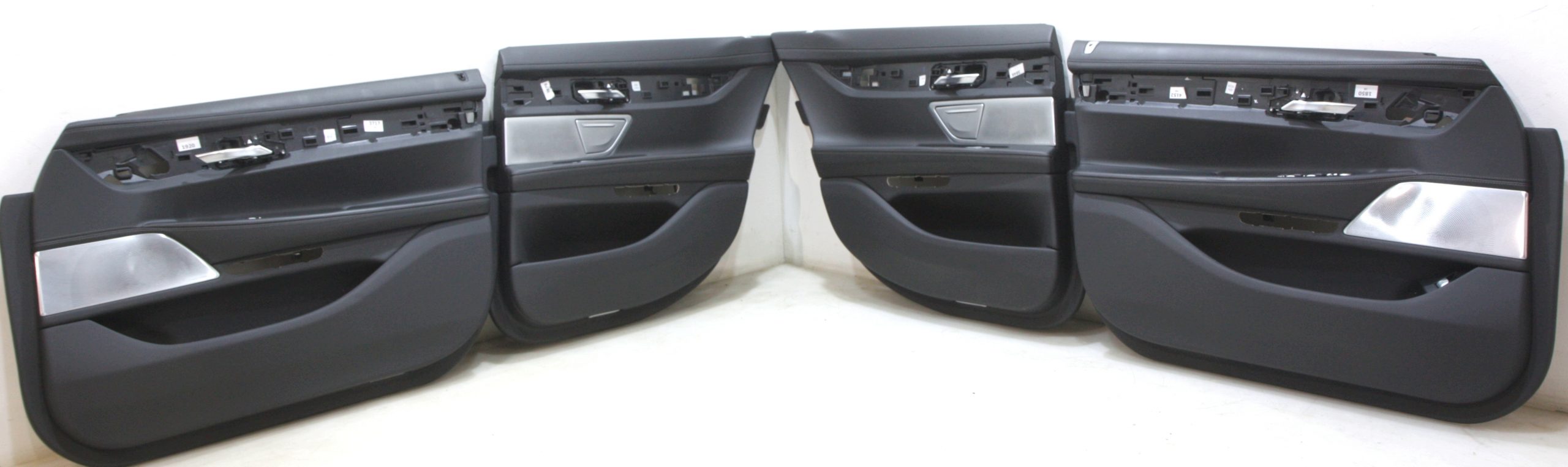 BMW 7 (G11 / G12) Rear door card panel trim BMW 7 SERIES Rear door card panel trim OEM 7448...