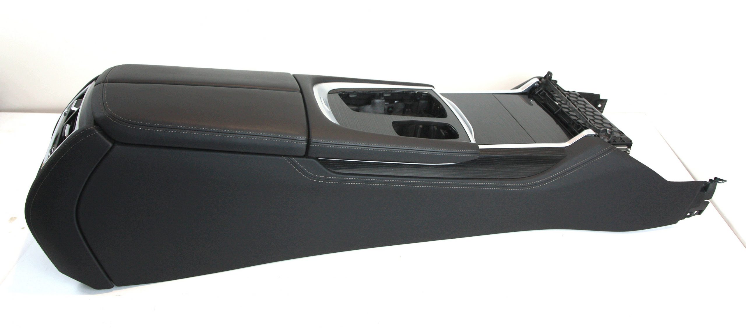 BMW 7 (G11 / G12) center console BMW 7 SERIES center Console OEM 51166843411

Pa...