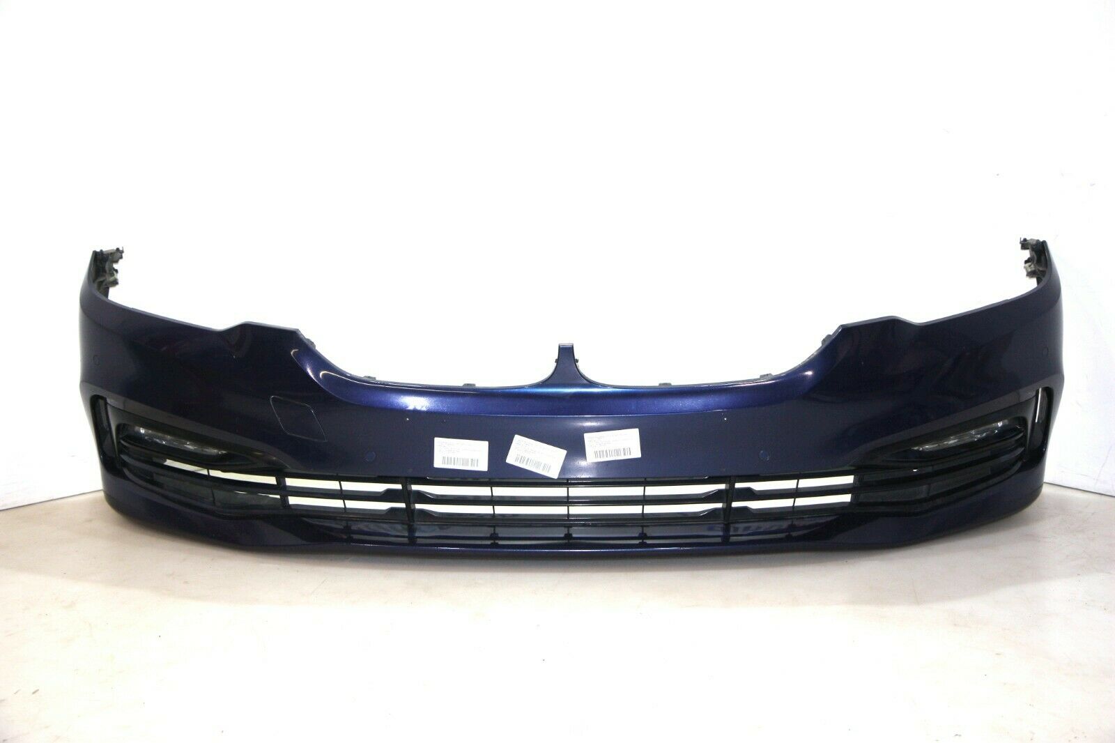 BMW 5 (G30 / G31) front bumper BMW 5 SERIES Front Bumper OEM 51117385267

Part...