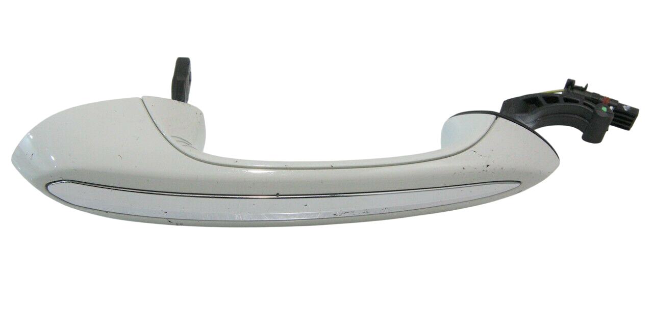 BMW 5 (G30 / G31) Front door exterior handle BMW 5 SERIES Front door exterior handle OEM 512...