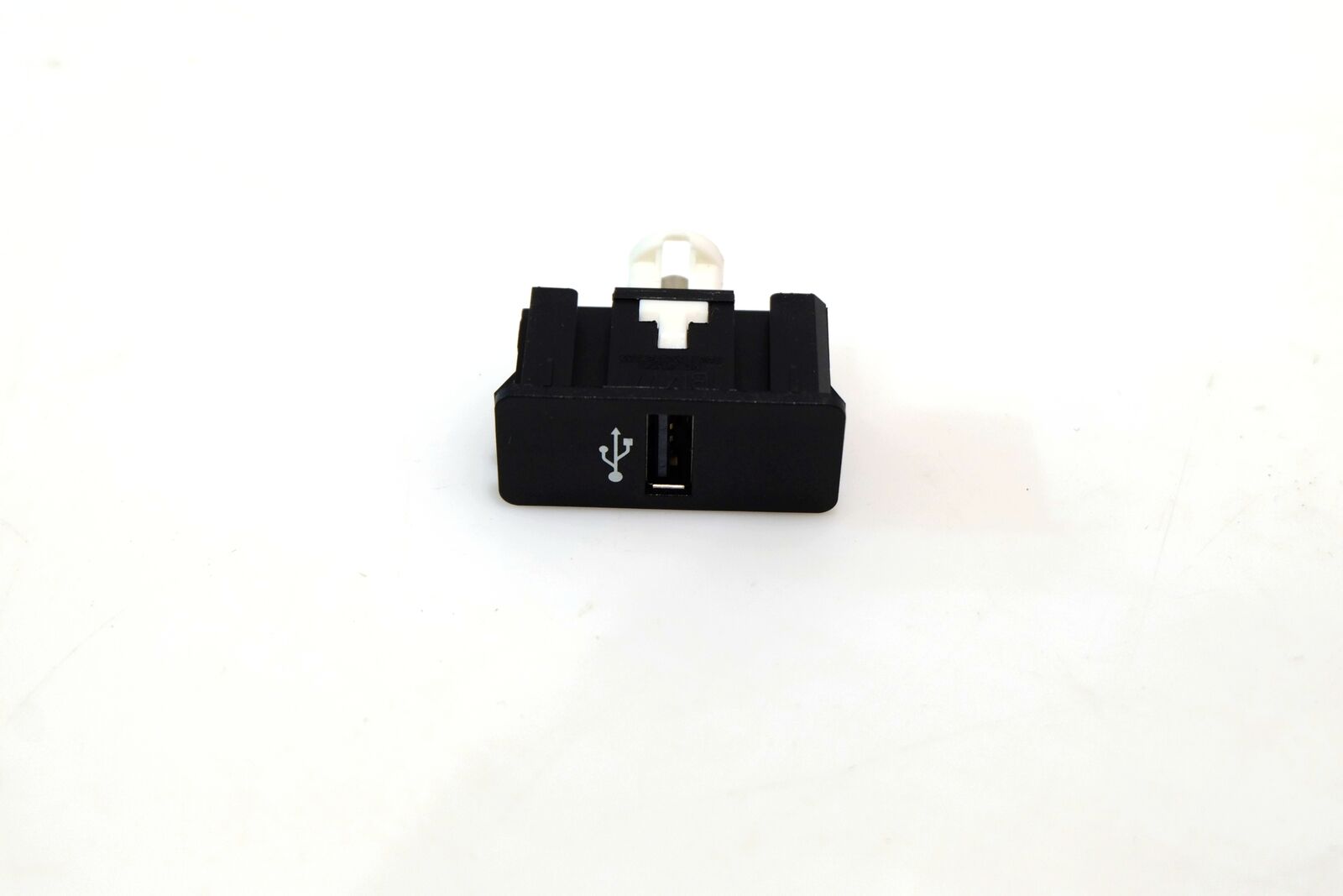 BMW 2 (F74) USB socket connector BMW M2 USB socket connector OEM 84109230248

Pa...