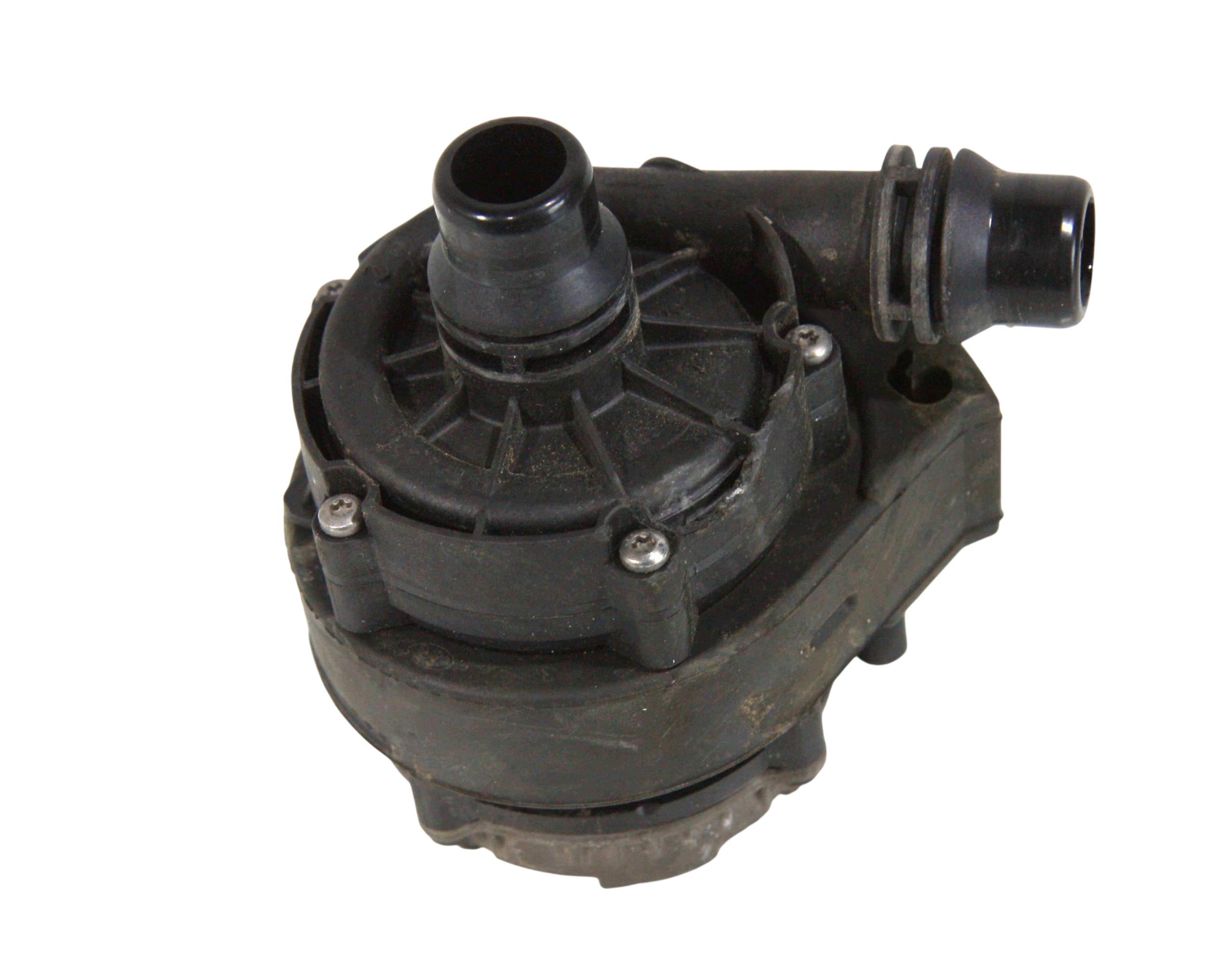 BMW 7 (G11 / G12) water pump BMW 7 SERIES Water Pump OEM 11518638238

Part c...