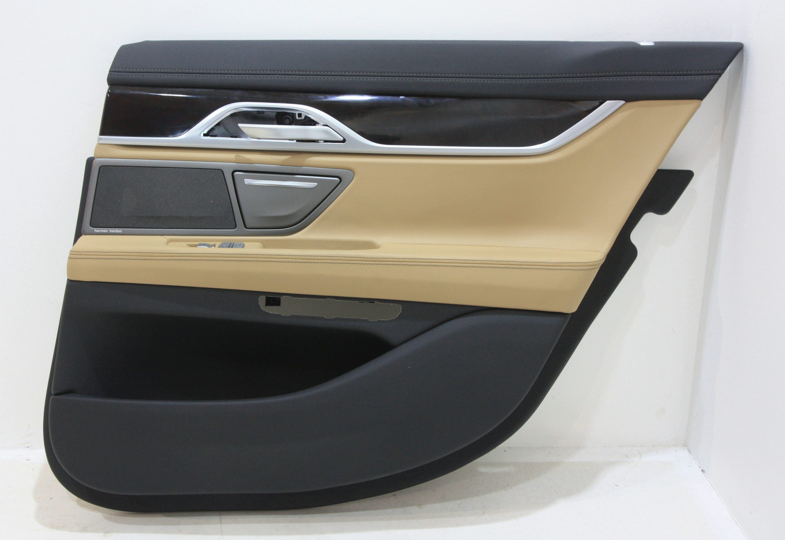 BMW 7 (G11 / G12) Rear door card panel trim BMW 7 SERIES Rear door card panel trim OEM 5142...