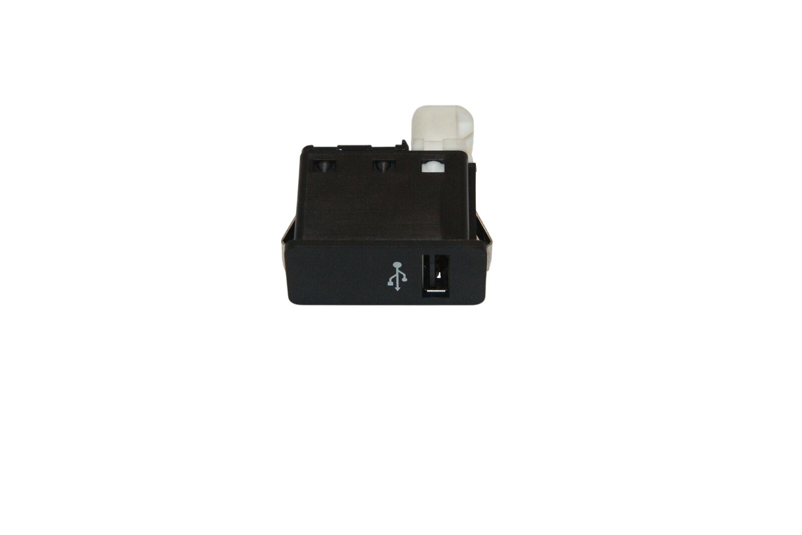 BMW 2 (F22 / F23) USB socket connector BMW 2 SERIES USB socket connector OEM 6820397

...
